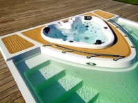 yacht-pool-3-800x533